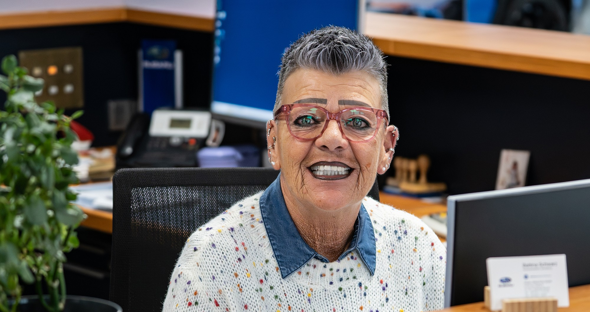 Bettina  Schwarz, Serviceassistentin