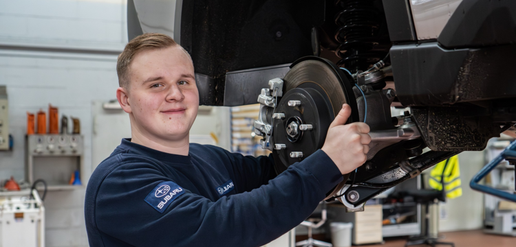 Erik Weiskopf, Auszubildender KFZ-Mechatronik